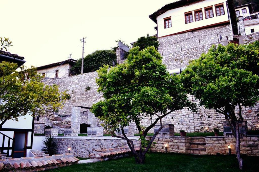 Hotel Belgrad Mangalem Berati Exterior foto